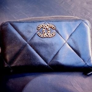 Chanel 19  black ziparound wallet